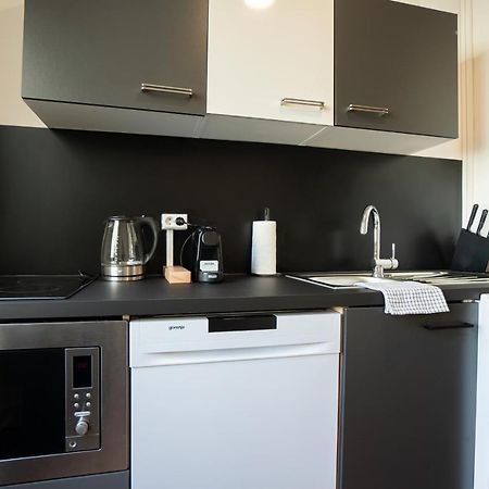 A Spacious 3-Bedroom Apartment With King-Size Beds Is Located Within 5 Minute'S Walk From The Prater Bécs Kültér fotó