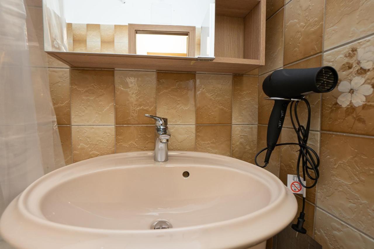 A Spacious 3-Bedroom Apartment With King-Size Beds Is Located Within 5 Minute'S Walk From The Prater Bécs Kültér fotó