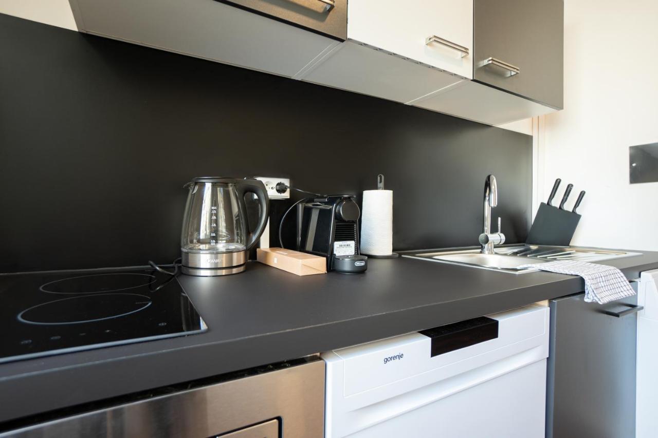 A Spacious 3-Bedroom Apartment With King-Size Beds Is Located Within 5 Minute'S Walk From The Prater Bécs Kültér fotó